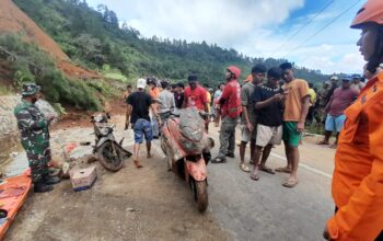 Tim Gabungan Terus Lakukan Pencarian Korban Longsor di Kabupaten Luwu